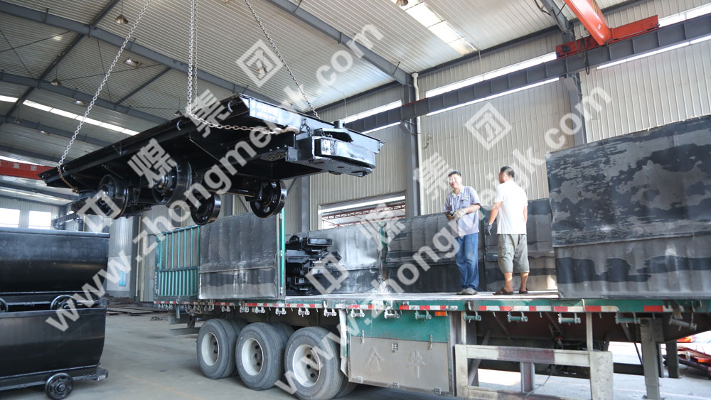 中煤集團一批礦用平板車發(fā)往山西某礦